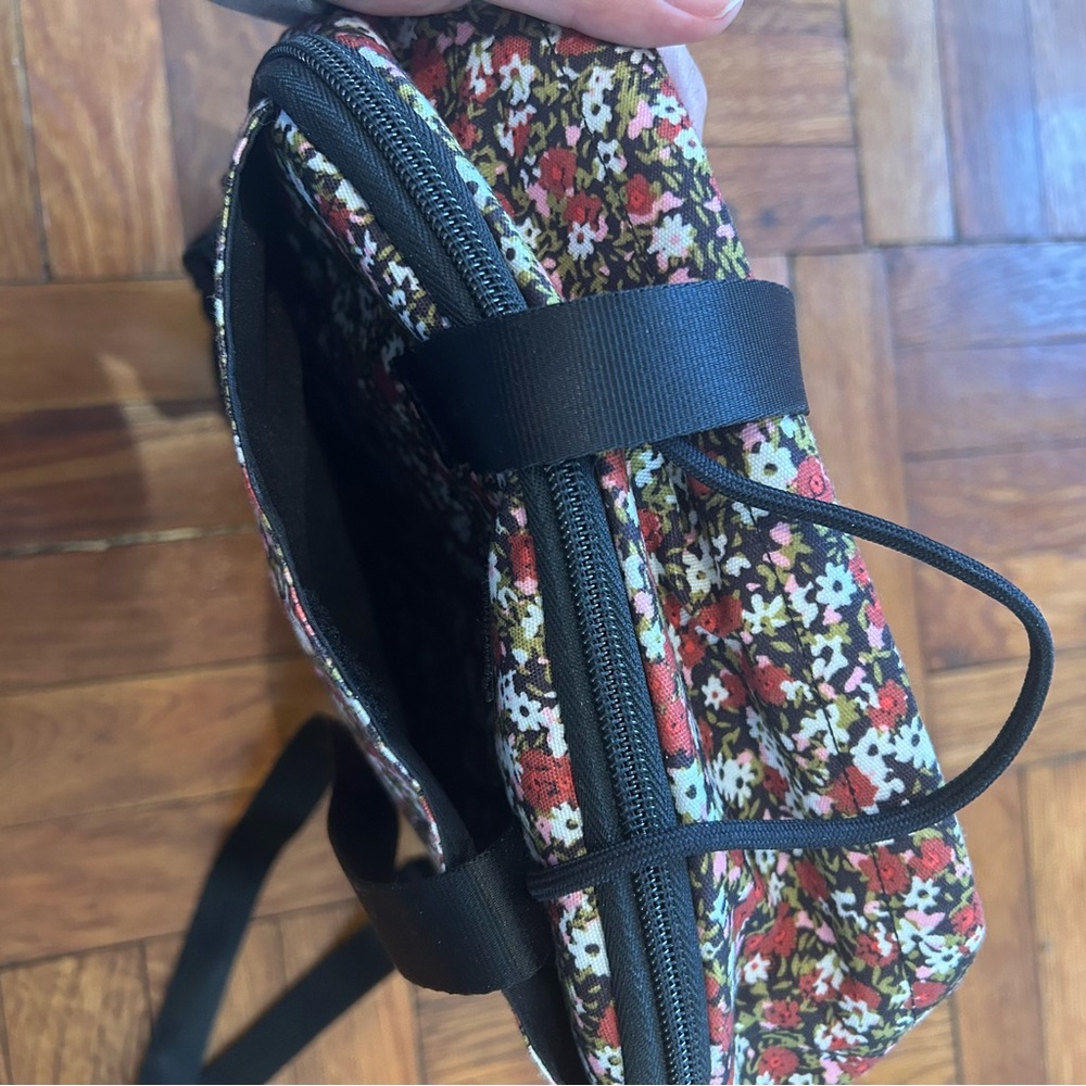 Nike Tanjun Backpack Black Floral Expandable with Laptop Sleeve Urban Outfitters - Picture 5 of 8